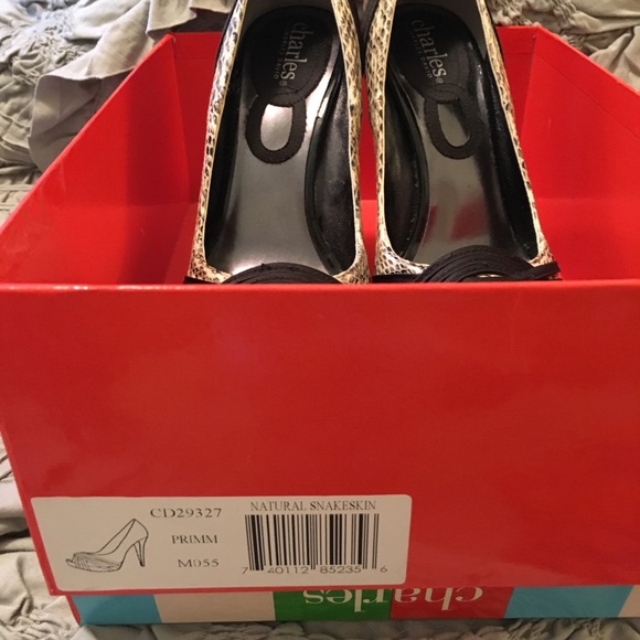 Charles x Charles David Primm Snakeskin Pump - 5.5 - Picture 3 of 8